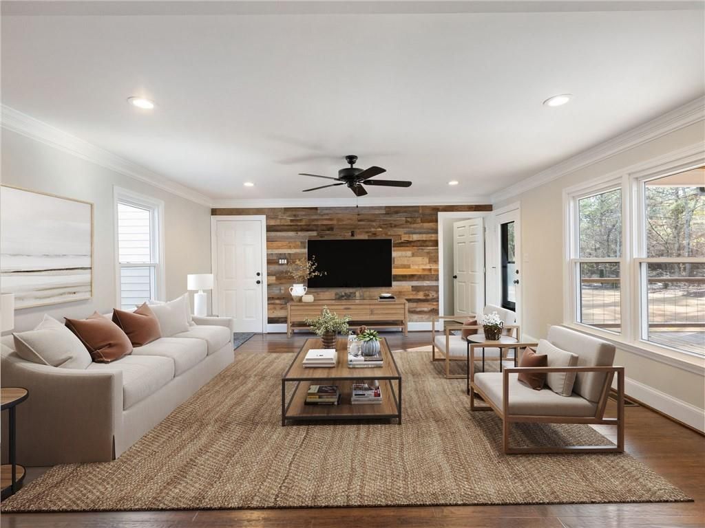 Building Photo - 3965 Hamilton View Way NE