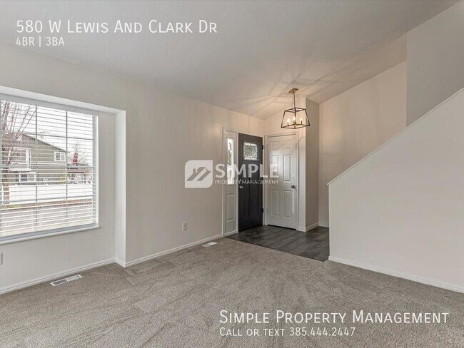 Building Photo - 580 W Lewis And Clark Cir