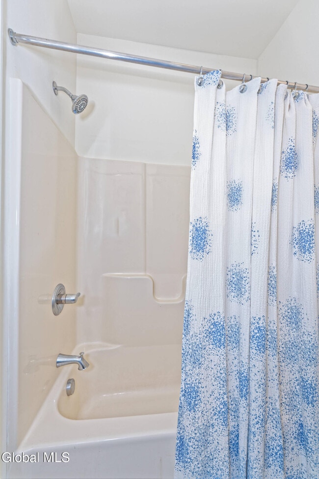 Building Photo - 1 Haywood Ln