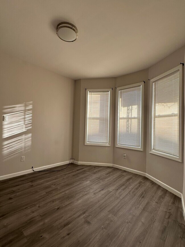 Building Photo - 38 Clendenny Ave