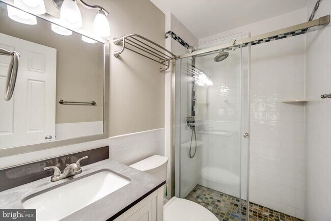 Building Photo - 1325 13th St NW
