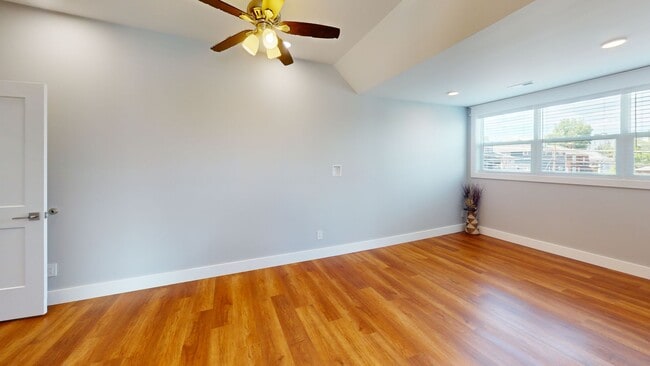 Building Photo - 316 S 17th St