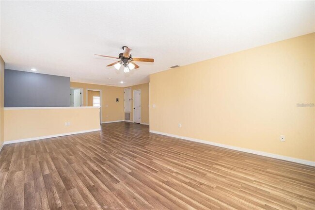 Building Photo - 337 Alfani St