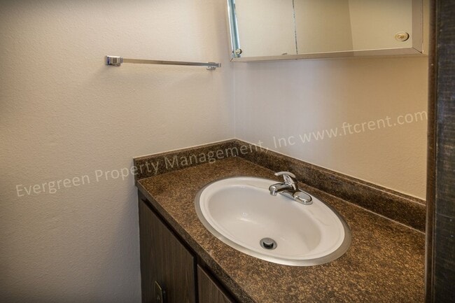 Building Photo - 1707-1721 E 16th St