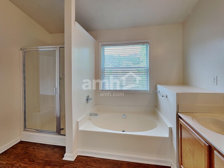 Building Photo - 4305 Windale Dr NW