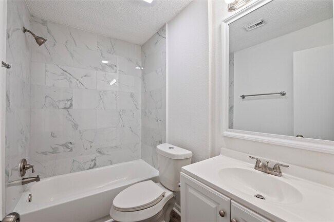Building Photo - 2906 Heatherwood Dr