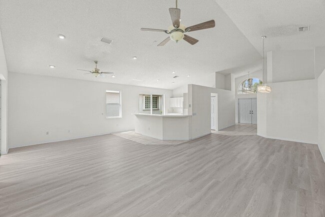 Building Photo - 7728 Edinburough Ln