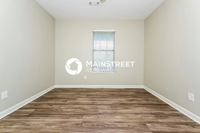 Building Photo - 3 Bedroom Pet-Friendly Home in Riverdale, GA with Main Street Renewal