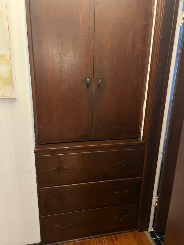 Building Photo - 414 N Sycamore Ave