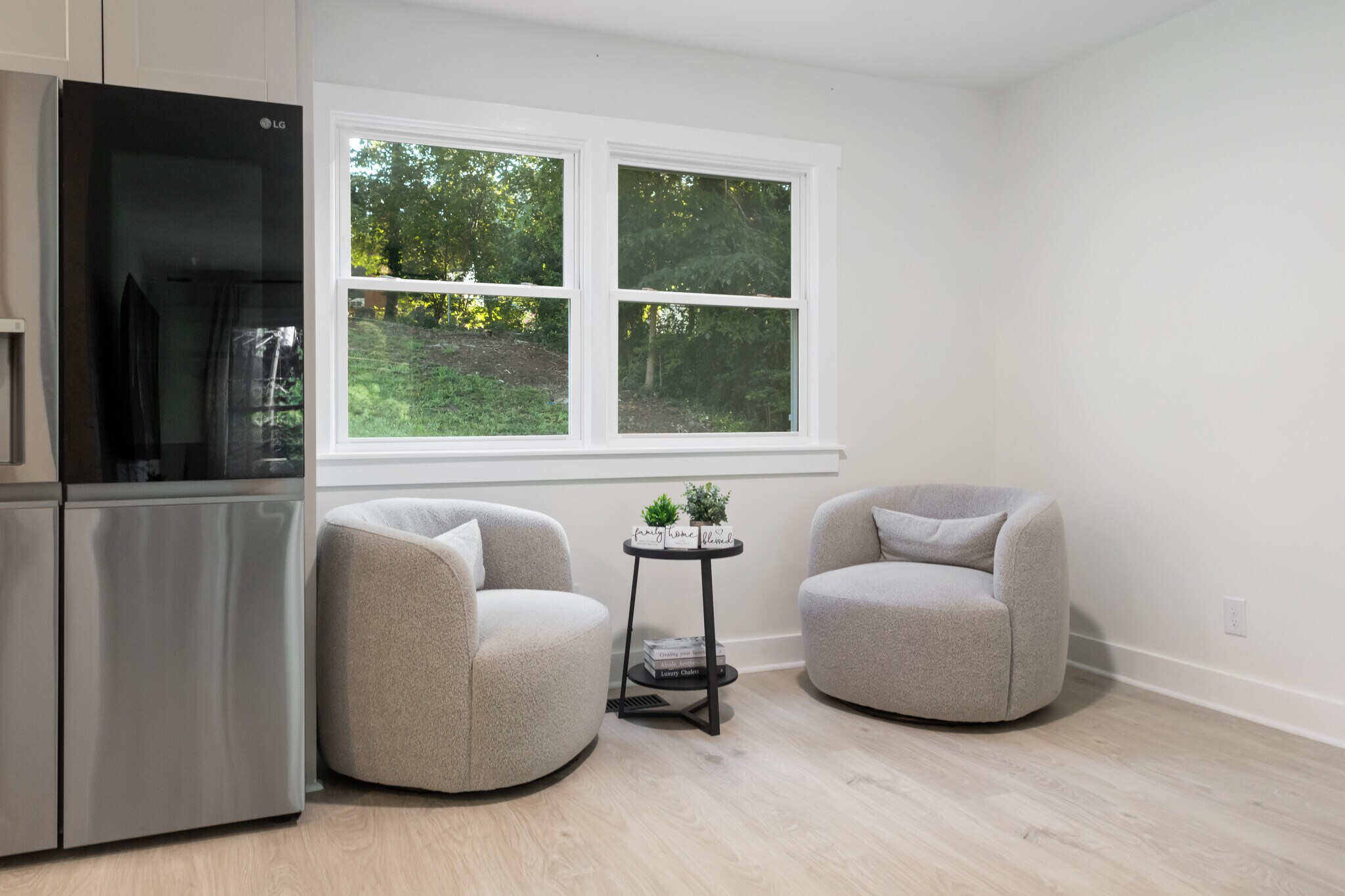 Building Photo - 523 Princeton St