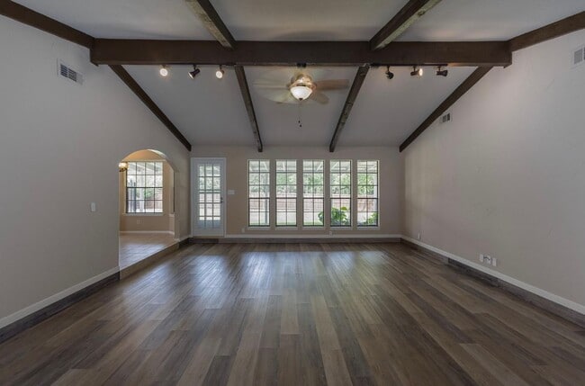 Building Photo - 3 Bed 2 Bath Home - Southlake Carroll ISD