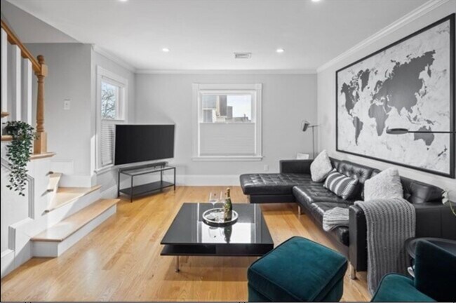 Building Photo - 14 Everett St