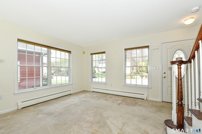 Building Photo - 5 Moody Ave