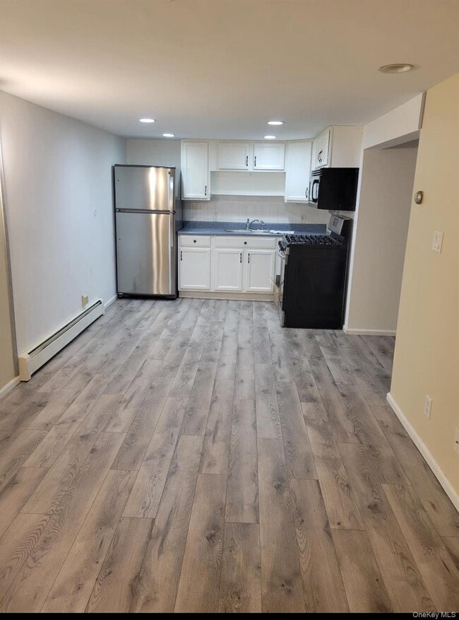 Building Photo - 37 Knollcrest Ave