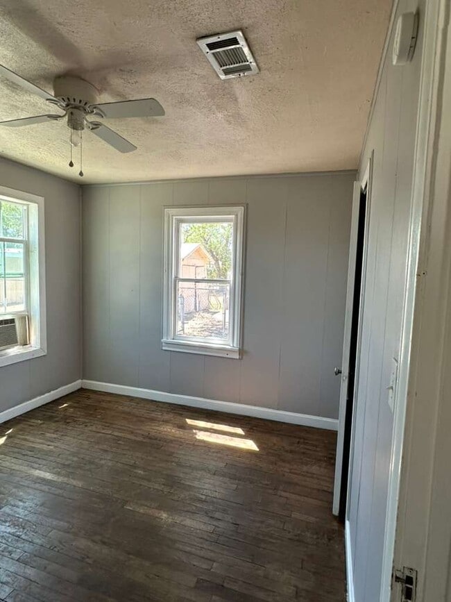 Building Photo - 829 S Lipscomb St