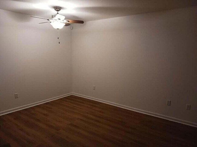 Building Photo - 6070 Pennsylvania Dr