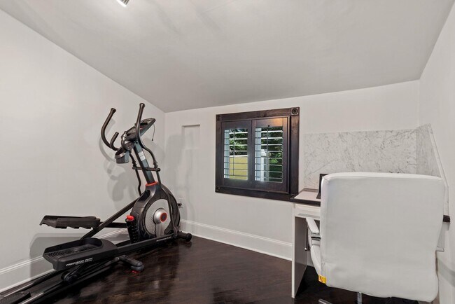 Building Photo - 2730 Oak Valley Dr