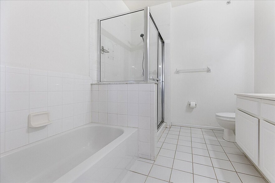 Building Photo - 932 Del Negro Ct