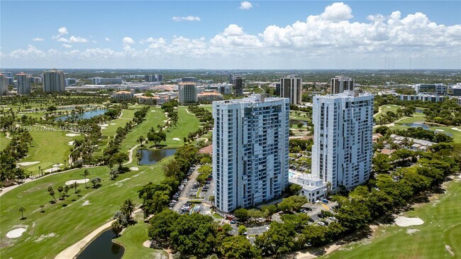 Building Photo - 20225 NE 34th Ct