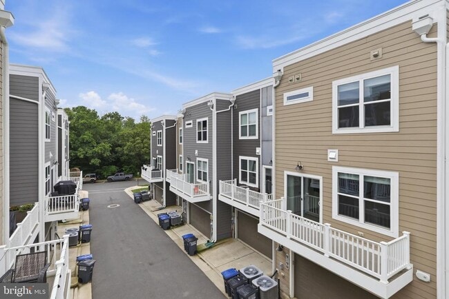 Building Photo - 9190 Snowden Ashford Rd