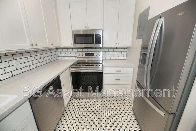 Building Photo - 639 Carolina St