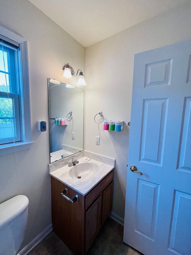 Building Photo - 4022 Dalt Dr