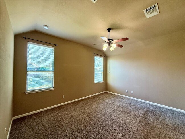 Building Photo - 2404 Sweetwater Ln