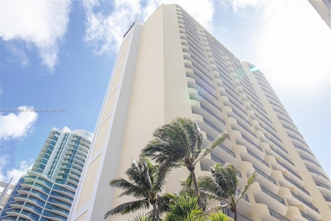 Building Photo - 17375 Collins Ave