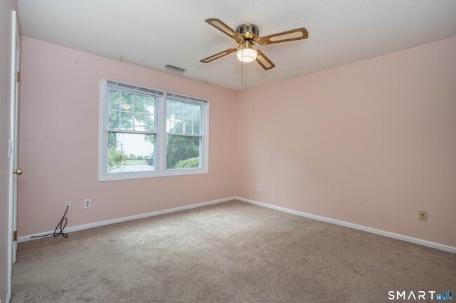 Building Photo - 302 Briarwood Ct