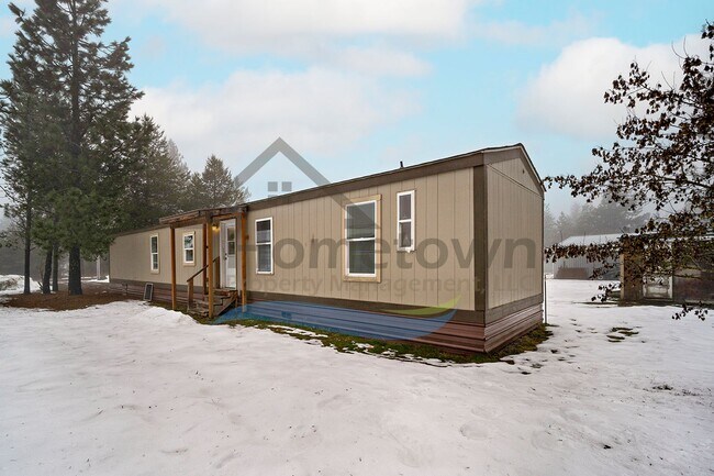 Building Photo - 2 Bedroom 2 Bathroom Home with Off-Street Parking Available in Athol!