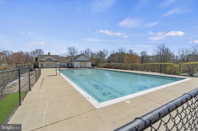 Building Photo - 6601-I Thackwell Way