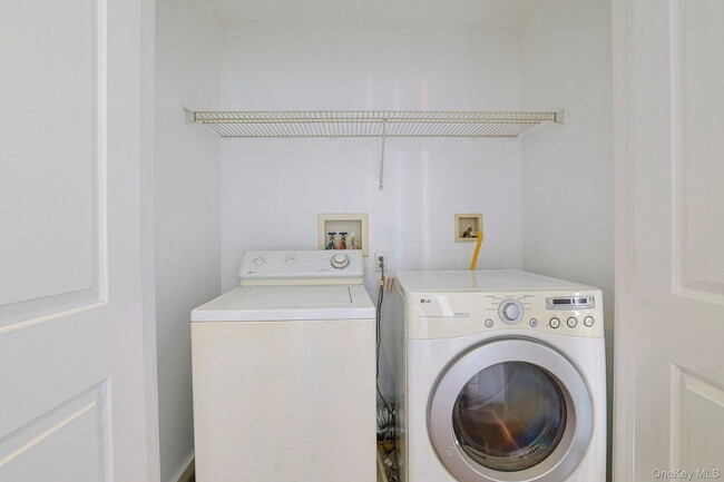 Building Photo - 38 E Parmenter St