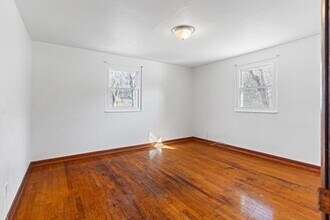Building Photo - Comfortable & Convenient 1-Bedroom Apartment in Prime Lynchburg Location!