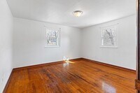 Building Photo - Comfortable & Convenient 1-Bedroom Apartment in Prime Lynchburg Location!