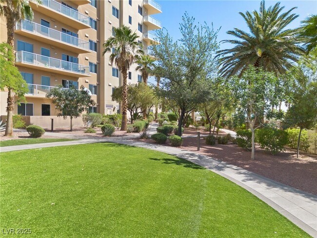 Building Photo - 8255 S Las Vegas Blvd