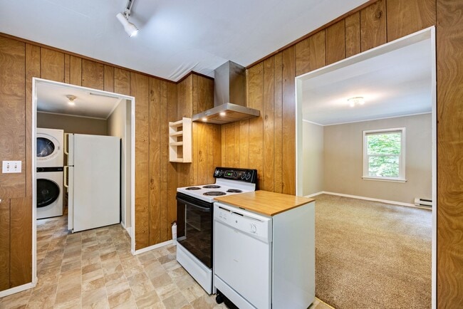 Building Photo - Charming 1-Bedroom Cottage Near Hood Canal...