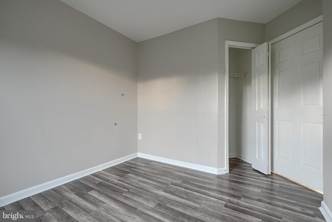 Building Photo - 8820 Papillon Dr