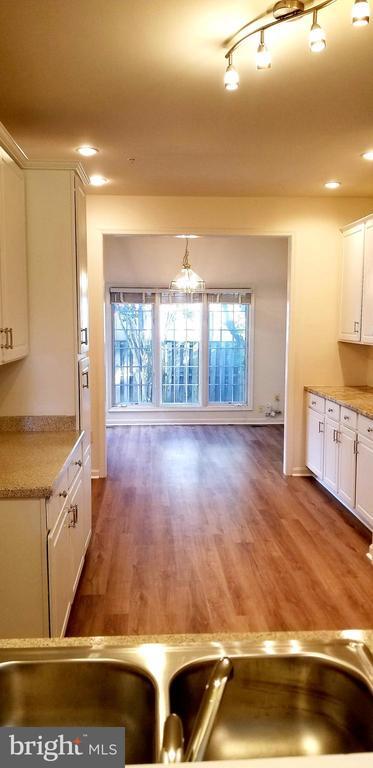 Building Photo - 464 Winding Rose Dr