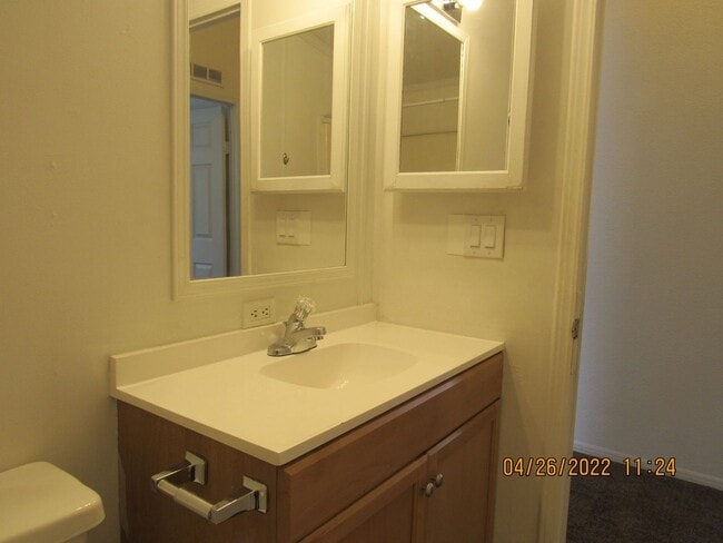 Building Photo - MANUFACTURED SINGLE FAMILY HOME IN NEW CASTLE!!