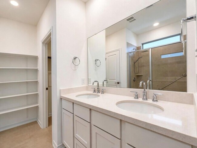 Building Photo - 366 Papaya Dr