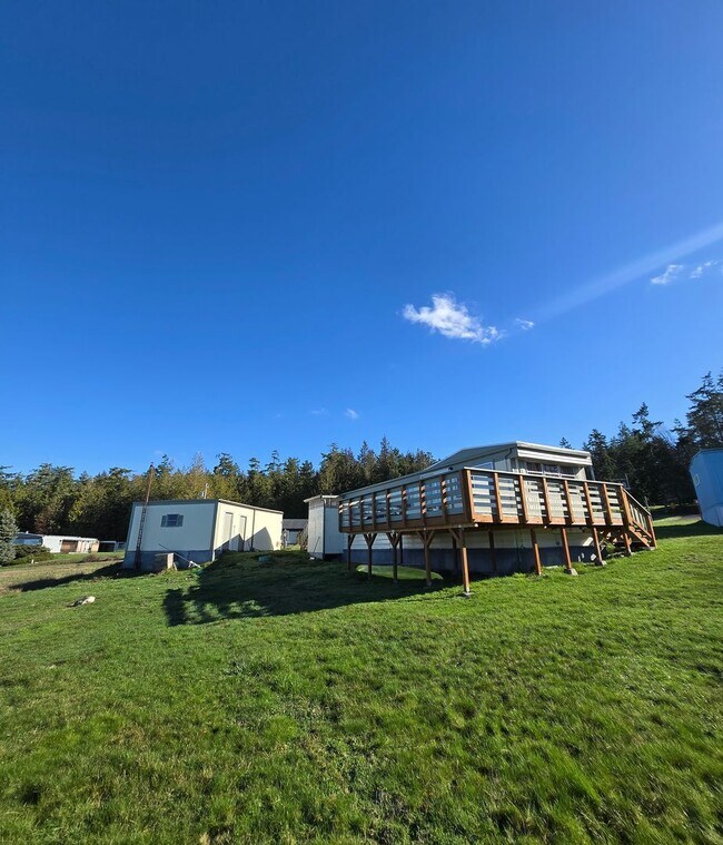 Building Photo - 2 Bed, 1 Bath - Move-In Ready in Cape George with Water Glimpses For Rent!