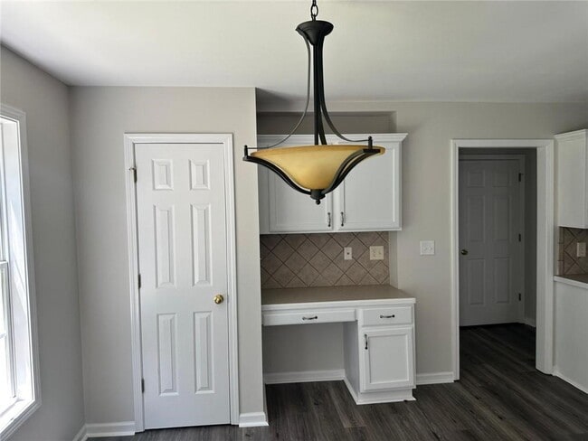 Building Photo - 6133 Mulberry Park Dr