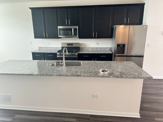 Building Photo - 1601 Albany St