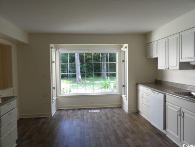 Building Photo - 254 Evergreen Ln