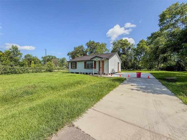 Building Photo - 6310 Brookside Rd