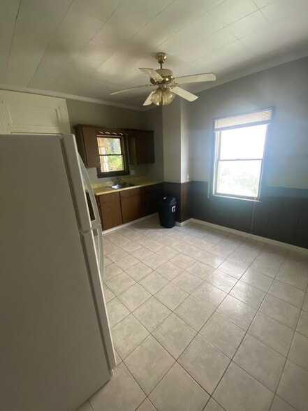 Kitchen - 150 Oak St