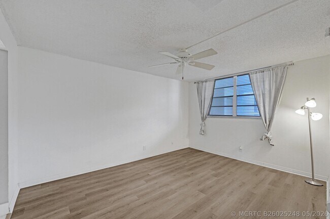 Building Photo - 9470 Poinciana Pl