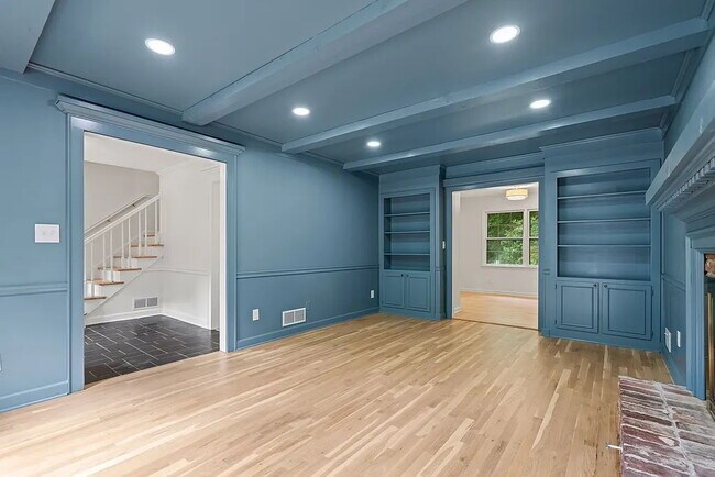 Building Photo - 2340 Castleridge Ct