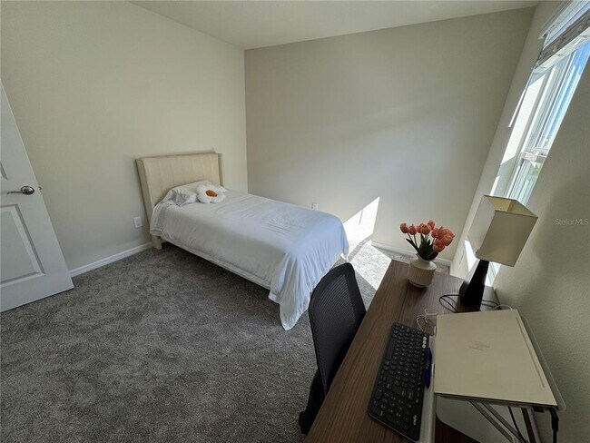 Building Photo - 2701 Serenity Gdn Dr