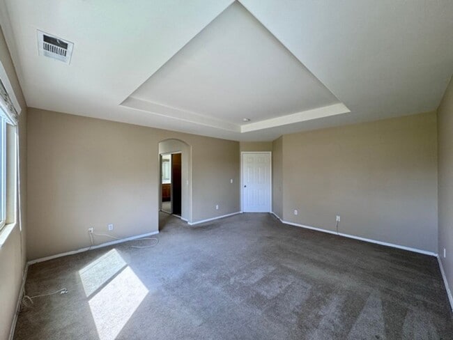 Building Photo - 4 Bedroom Menifee home on Menifee Lakes Go...